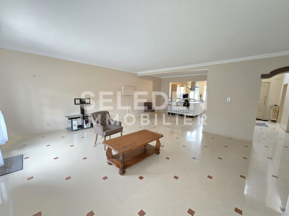 Maison T7 semi plain-pied de 168m2 à VERQUIN