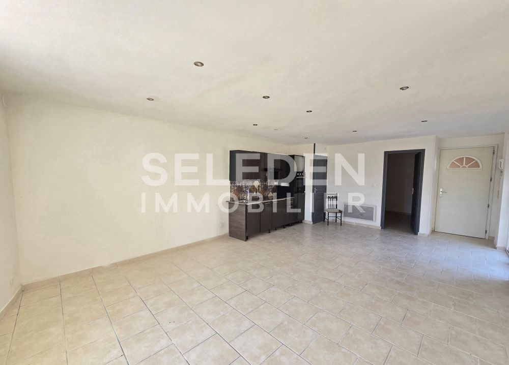Appartement T3 avec cour