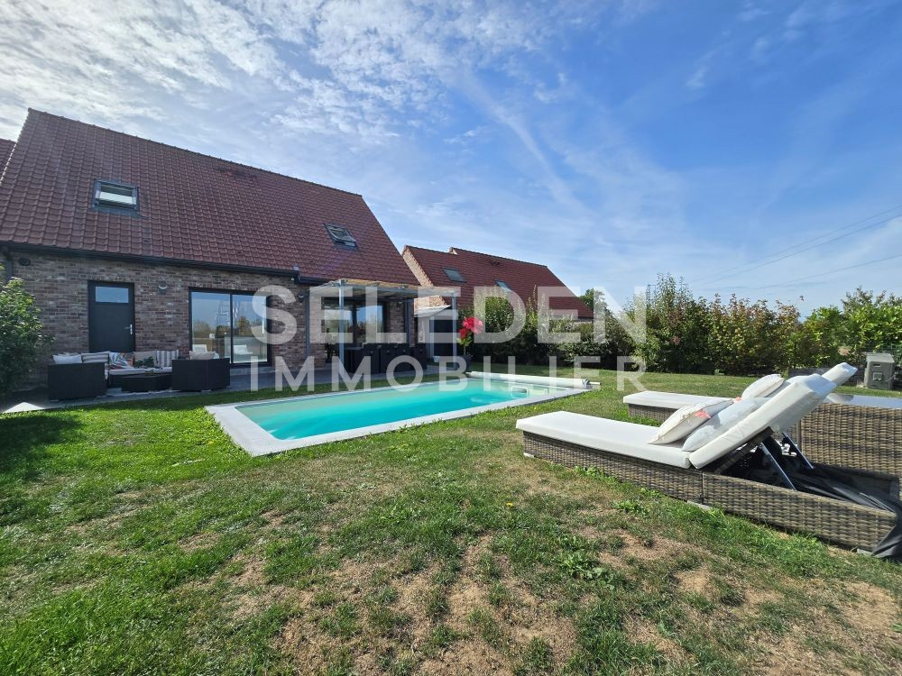 Maison semi plain-pied T5 de 136m2 avec piscine chauffée